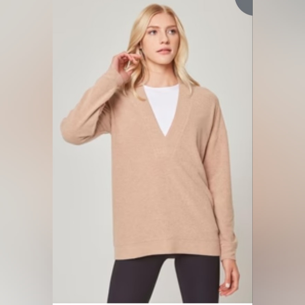 MPG Tranquil deep V pullover